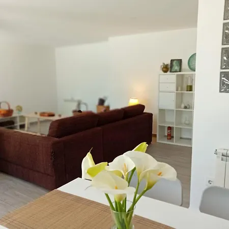 Holiday home Espectacular Casa Moderna Con Jardin Y Terraza *