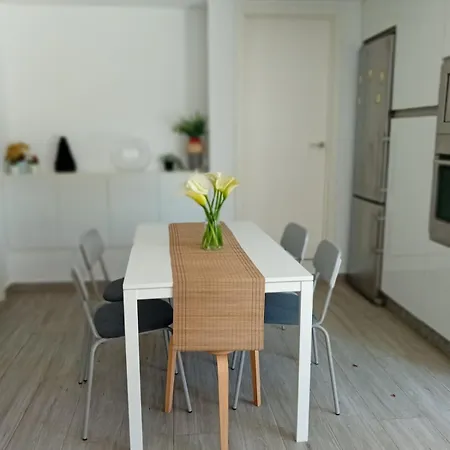 Holiday home Espectacular Casa Moderna Con Jardin Y Terraza Parderrubias