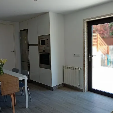 Holiday home Espectacular Casa Moderna Con Jardin Y Terraza Parderrubias